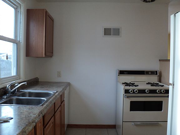 2nd image of 1407 Lake St NE