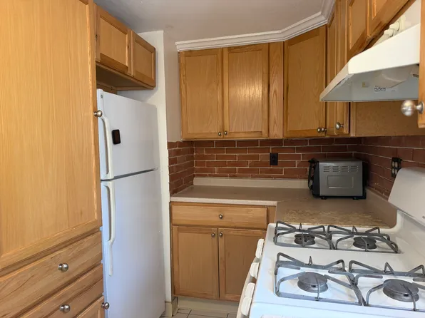 209 Charles St, Cambridge, MA 02141
