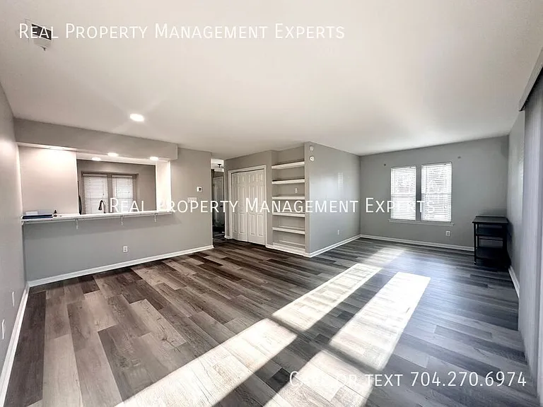 2739 Von Thuringer Ct — Photo 5