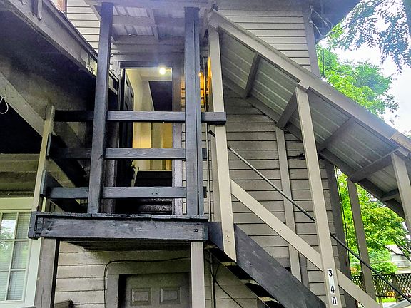 2nd image of 364 W Clinton St #D