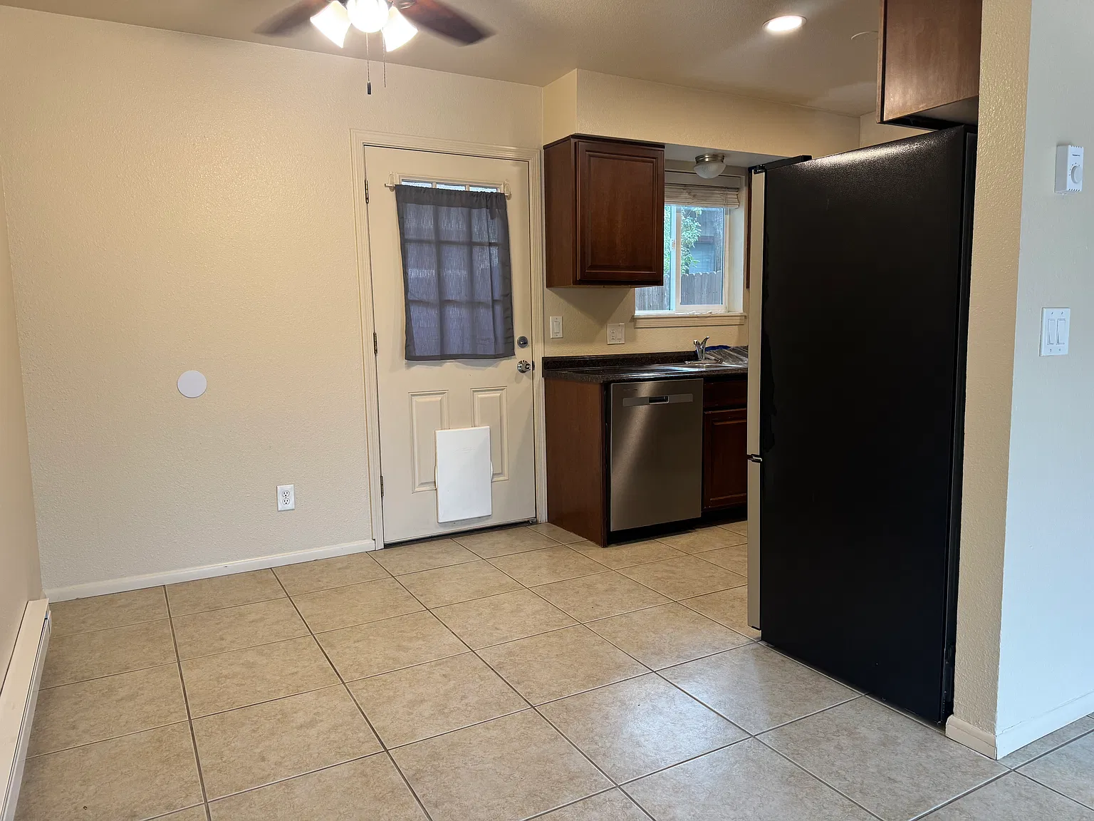 2 bed, 900 sqft, $1,800 — Photo 4