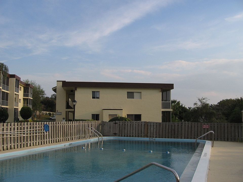 Second floor end unit