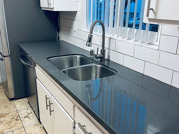 5th image of 1527 11th St APT 1