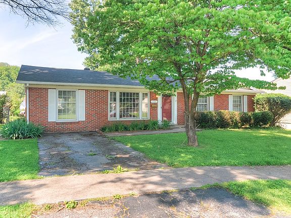 2nd image of 130 Oaklawn Dr