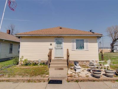 107 W Cherry St, Hartford, IL, 62048