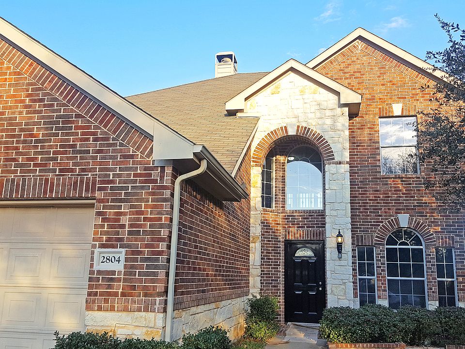 1st image of 2804 Blue Heron Dr