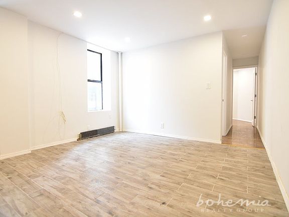 4th image of 1039 Simpson St APT 54