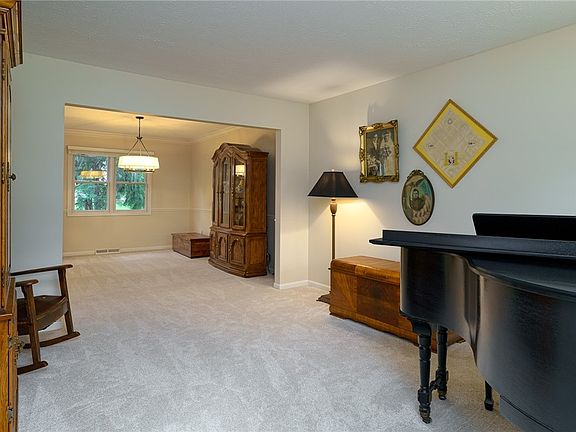 4th image of 20637 Westminster Dr