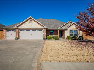 1291 Ellen Ray Ln, Centerton, AR 72719