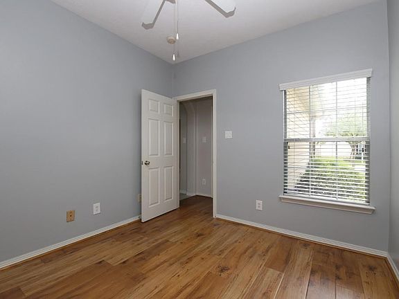 4th image of 21043 Sun Creek Dr