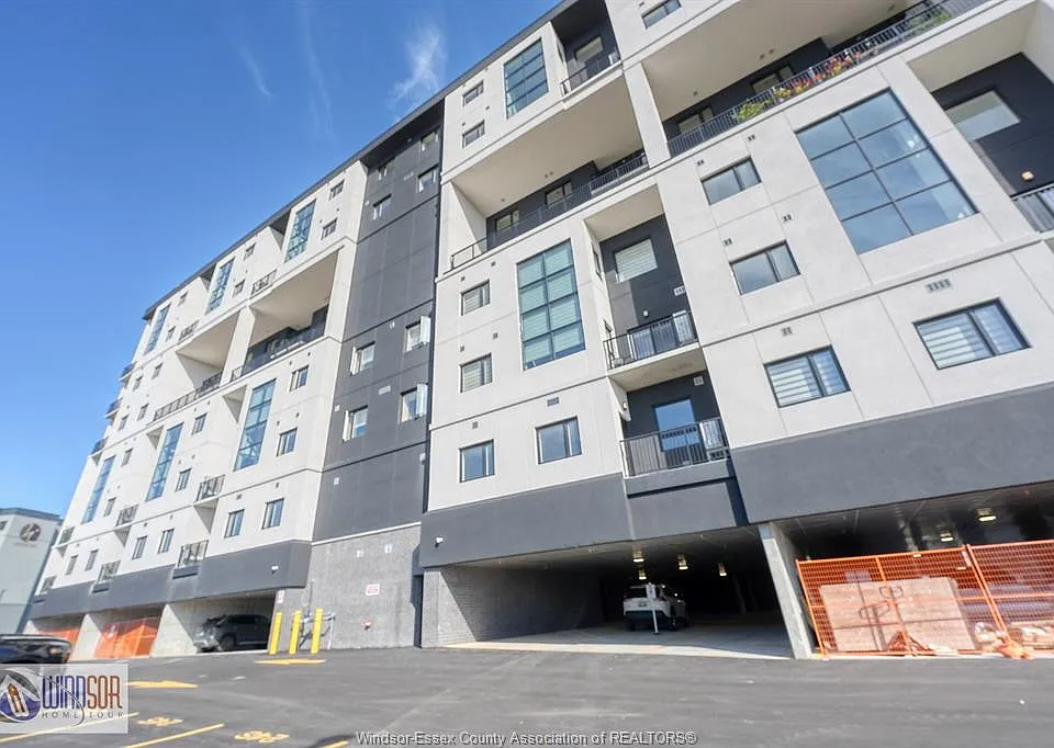 4300 Laurier Pkwy #281