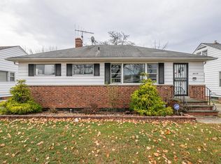 20710 Bowling Green Rd, Maple Heights, OH 44137