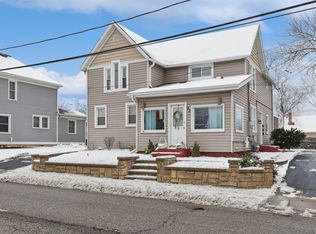 33 E Main St APT 2, Cary, IL 60013