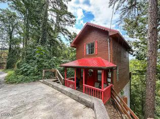 1809 Red Bone Way, Sevierville, TN 37876