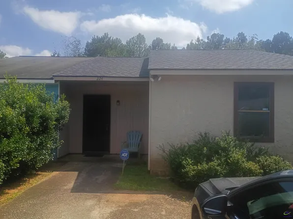 224 Northlake Dr, Warner Robins, GA 31093