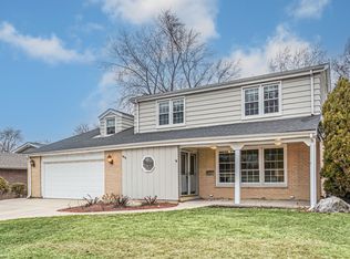 914 W Noyes St, Arlington Heights, IL 60005