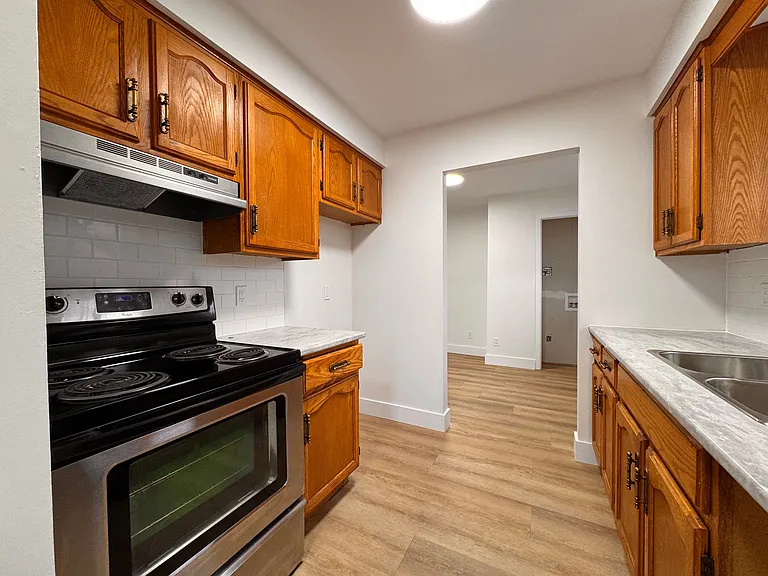 23 Arrowhead Cres — Photo 6