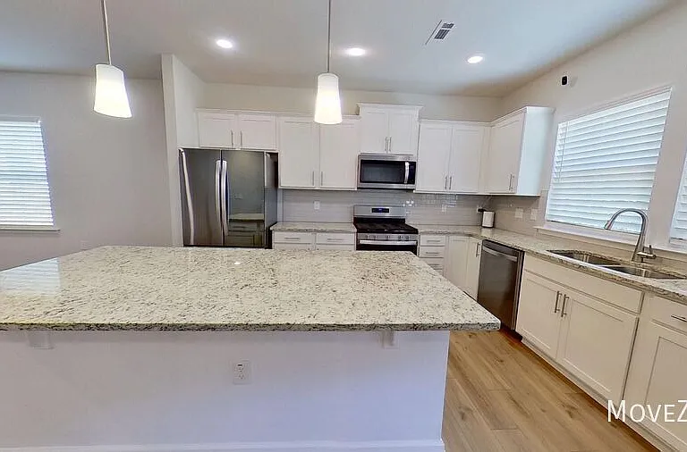 808 Falls Grove Trl — Photo 16