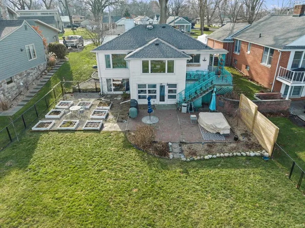 26251 Lake Dr, Elkhart, IN 46514