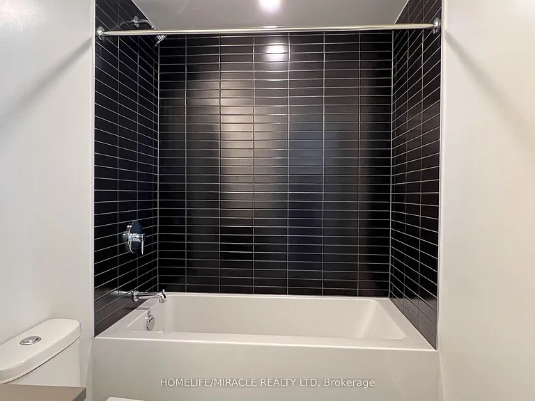 86 Dundas St E #1603 — Photo 21