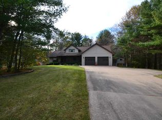 2005 N Pinesboro Dr, Sanford, MI 48657