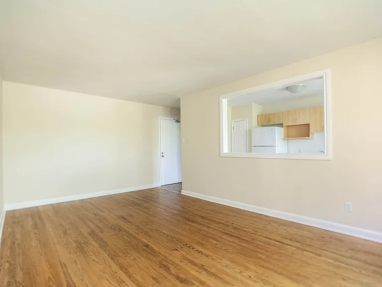 825 Corydon Ave — Photo 33