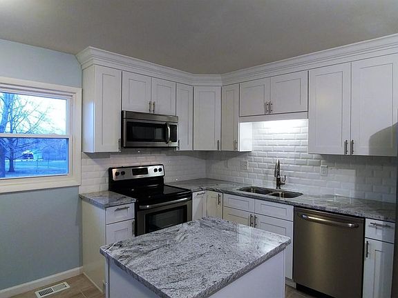 2nd image of 300 Hereford Dr