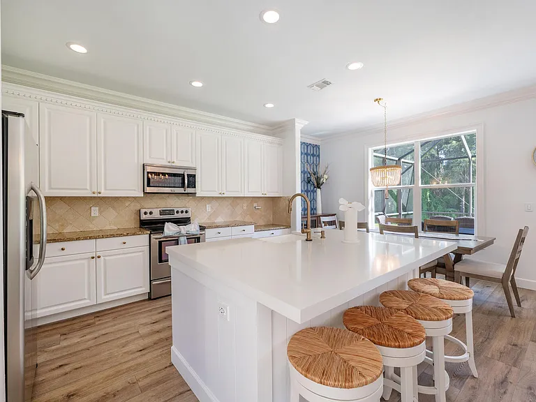 1262 Barrigona Ct — Photo 8