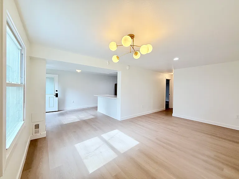 1132 S 33rd St #4 — Photo 12
