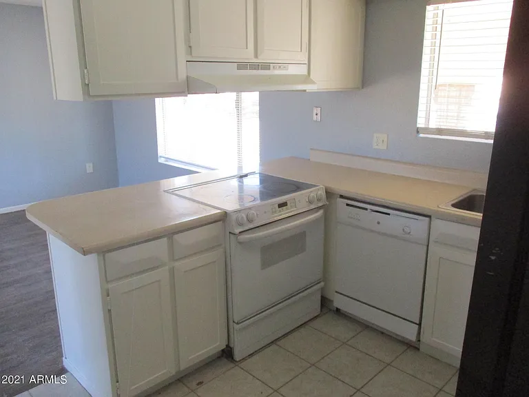 6014 S College Ave — Photo 7