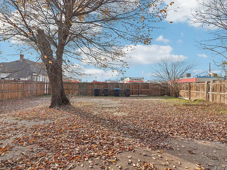 1906 Grainger St #1906 — Photo 25