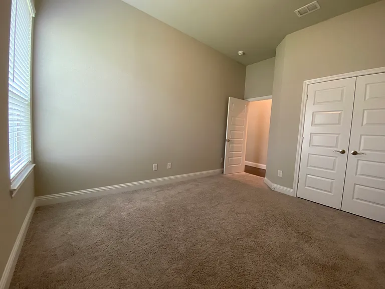 209 Johnson St — Photo 13