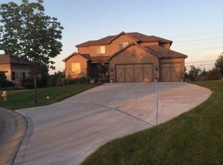 1721 NE Woodland Shores Ln, Lees Summit, MO 64086