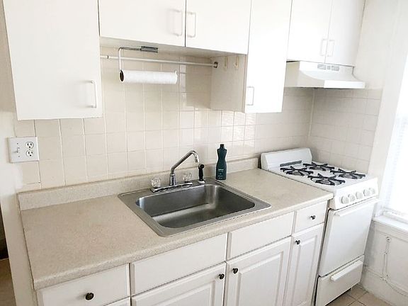 5th image of 20-46 33rd St #3F