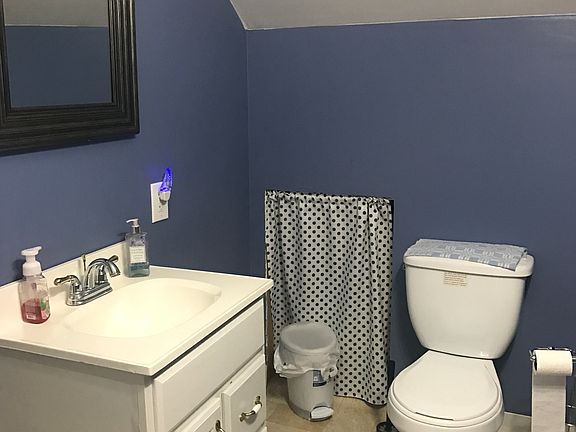 2nd floor bathroom