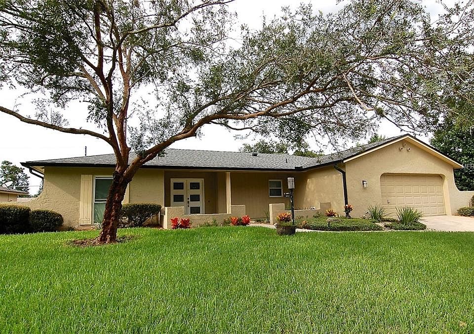 1st image of 305 Oak Hill Dr
