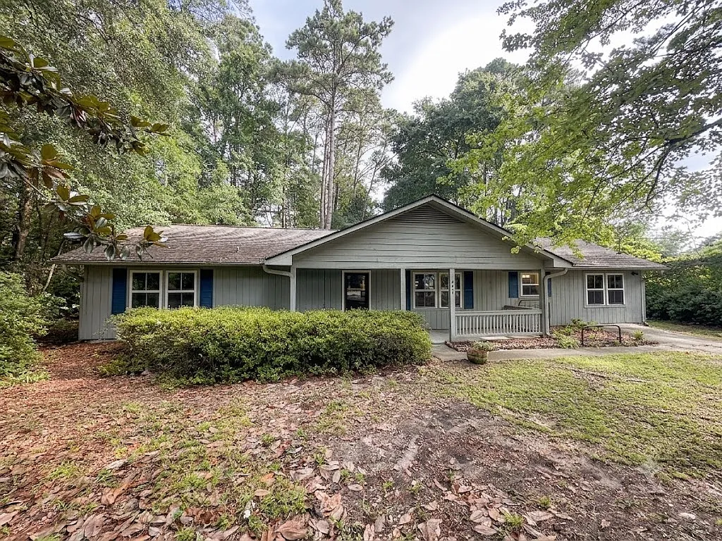 3 bed, 1740 sqft, $2,550 — Photo 2