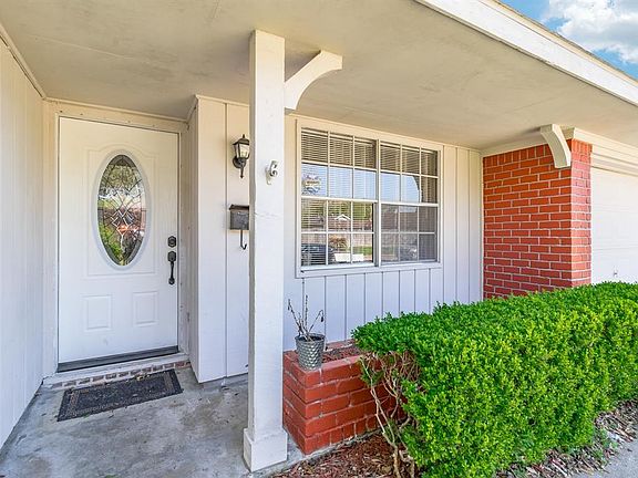 3rd image of 9722 Grenadier Dr