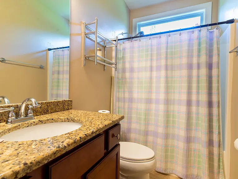 435 Castlebury Ct — Photo 4