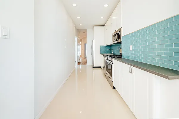 Rented by Voro, LLC | media 29