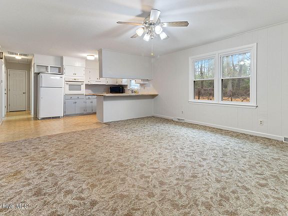 3rd image of 103 Winter Cir