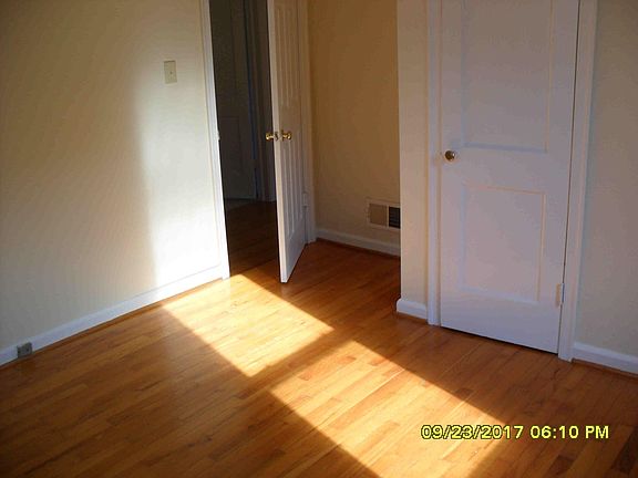 3rd image of 1023 Beechwood Dr SW