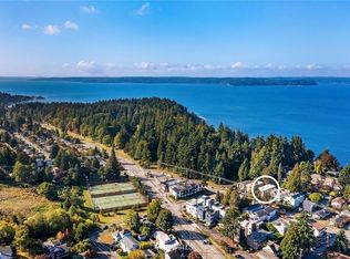 7325 47th Ave SW APT 4, Seattle, WA 98136