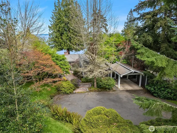 7946 Grand Avenue NE, Bainbridge Island, WA 98110
