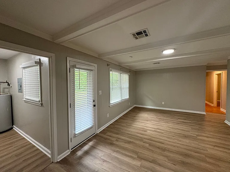 2434 Oxford Dr — Photo 14