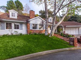 1220 Las Lomas Pl, Pacific Palisades, CA 90272