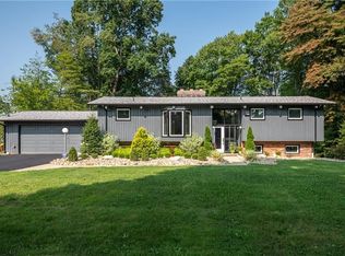 737 Fairfield Dr, Hermitage, PA 16148