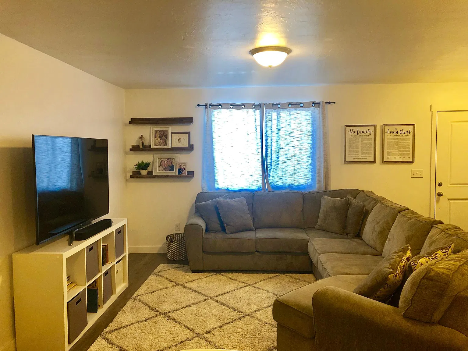 183 E Legacy Pkwy — Photo 4