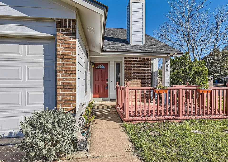 708 Decker Prairie Dr