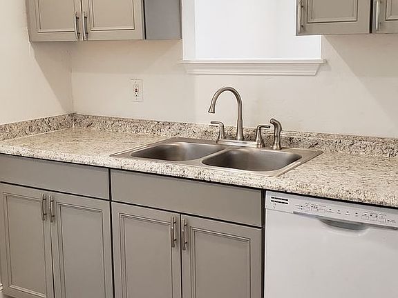 3rd image of 309 6th St #309